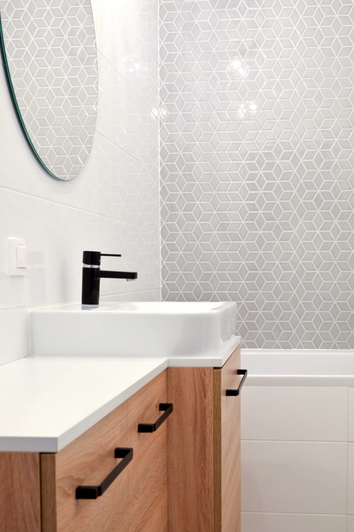 anti-slip tiles in the bathroom arrangements of modern architects