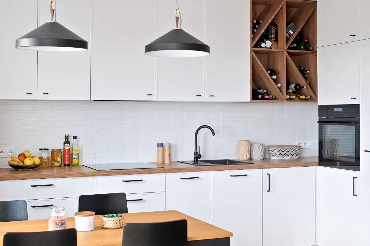 Minimalist kitchen, or less is more!