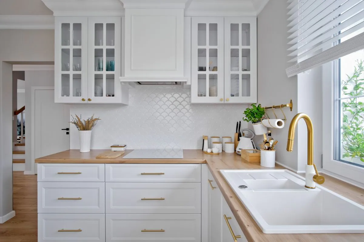 How to design a kitchen in the Hampton style?