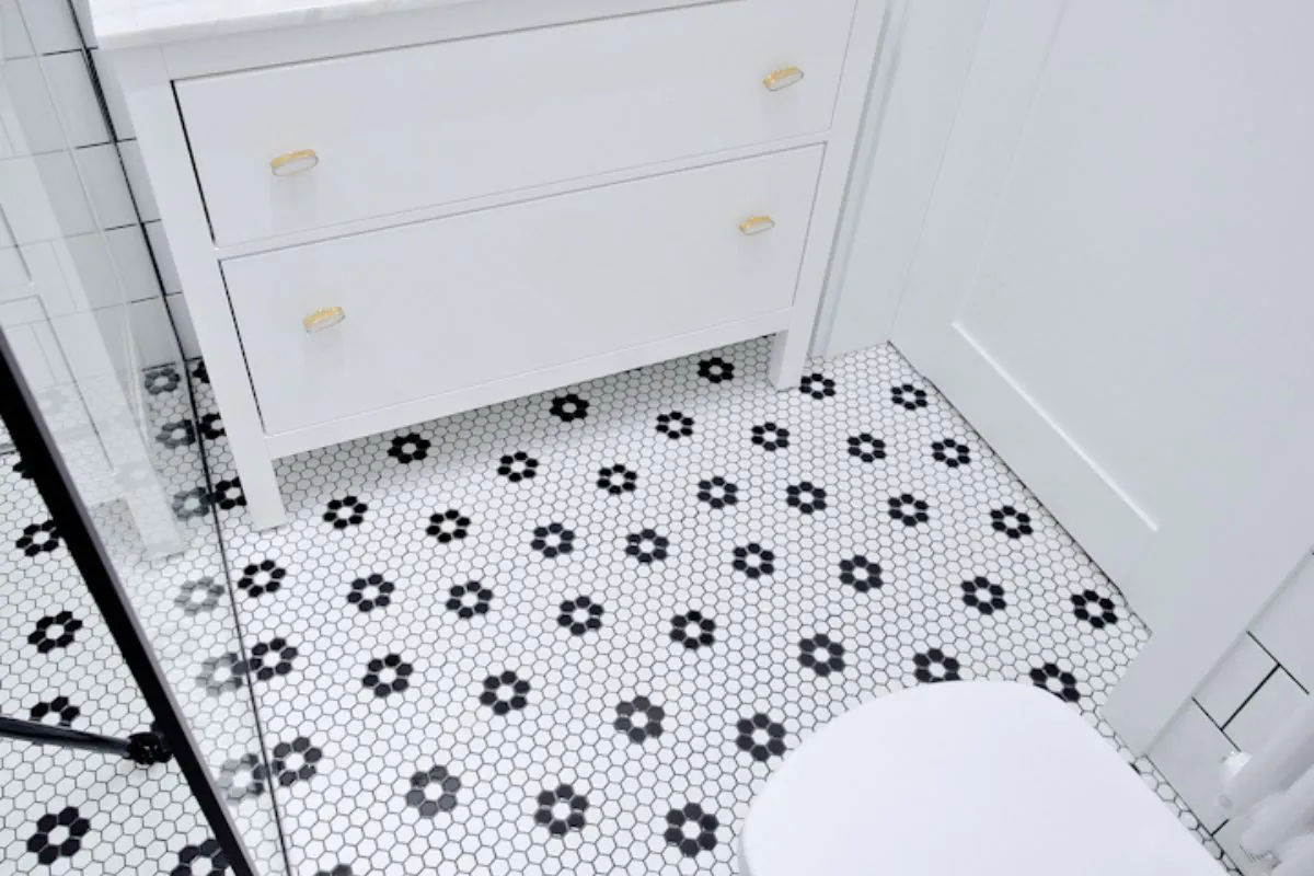Laying hexagonal tiles – create a unique and creative interior with mosaic!