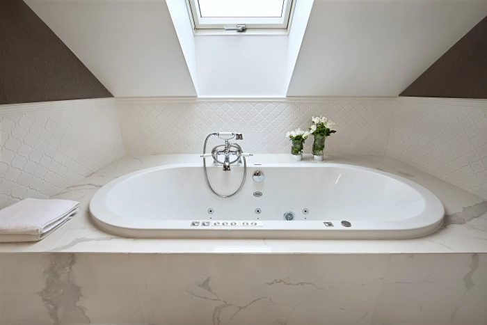 tiles circles squares shower screen minimalist pattern